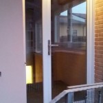 Porta d'ingresso in PVC bianco