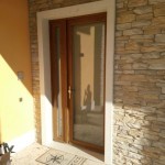 Porta d'ingresso in PVC effetto legno